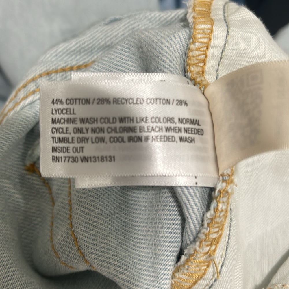 Universal Thread Light Wash Wide Leg Jeans w/removeable denim drawstring - Picture 4 of 4